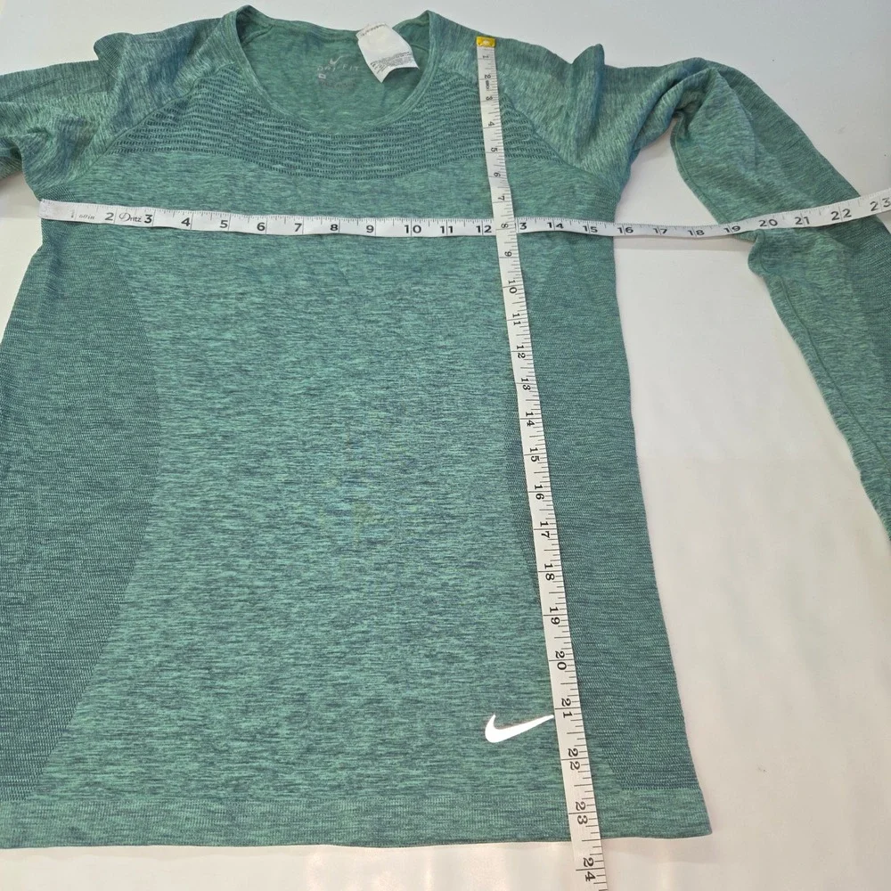 Nike DriFIT Knit Running Top Women M Teal Green Long Sleeve Thumbhole 718582-392